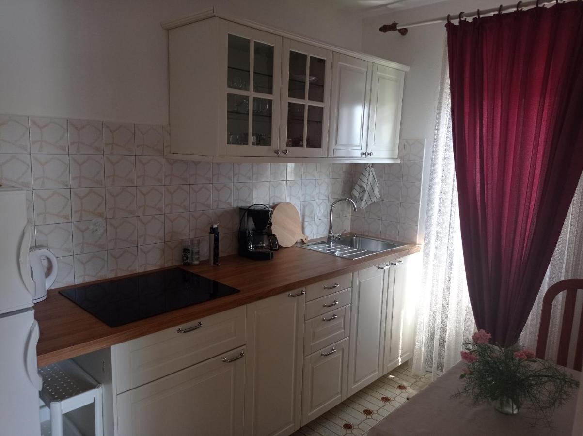 Adrian'S Apartments & Winery Лумбарда Екстериор снимка